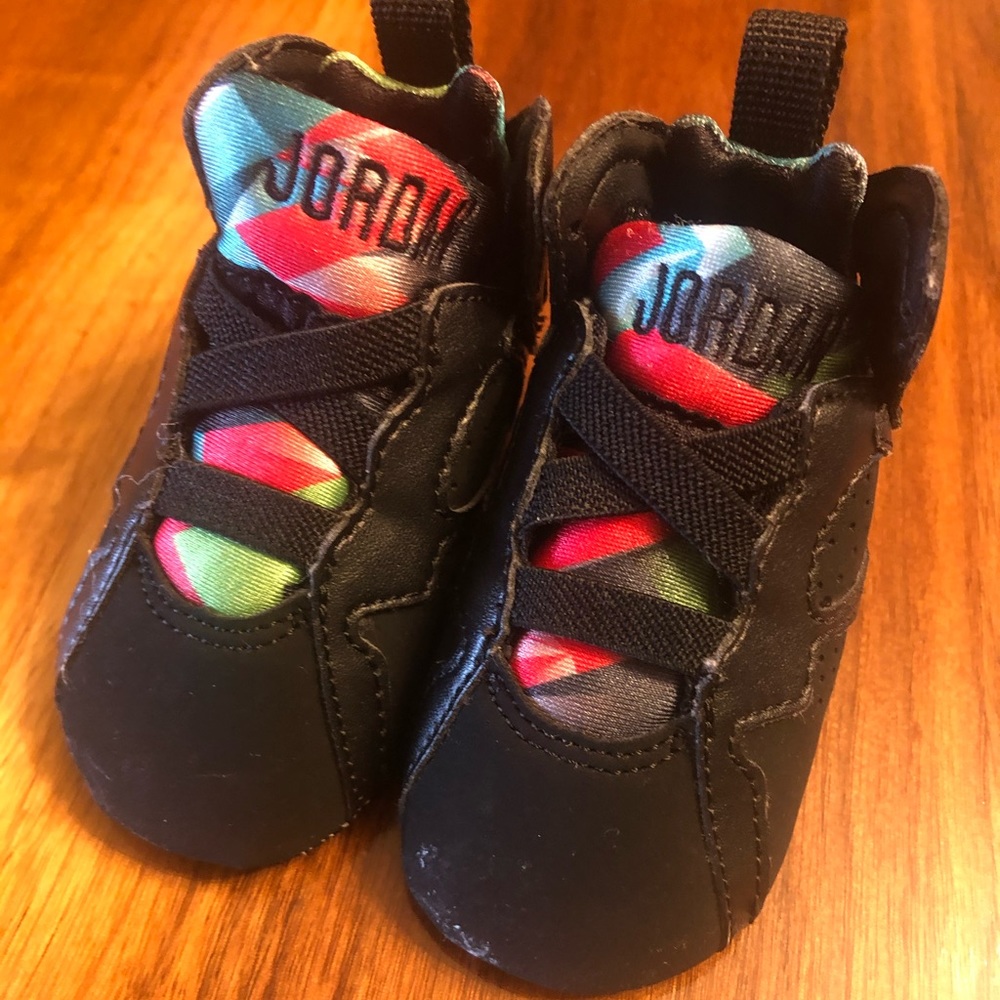 Jordan crib shoes, size 2c